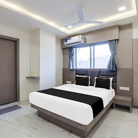 Hotel O Neek Palace Amhedabad Dış mekan fotoğraf