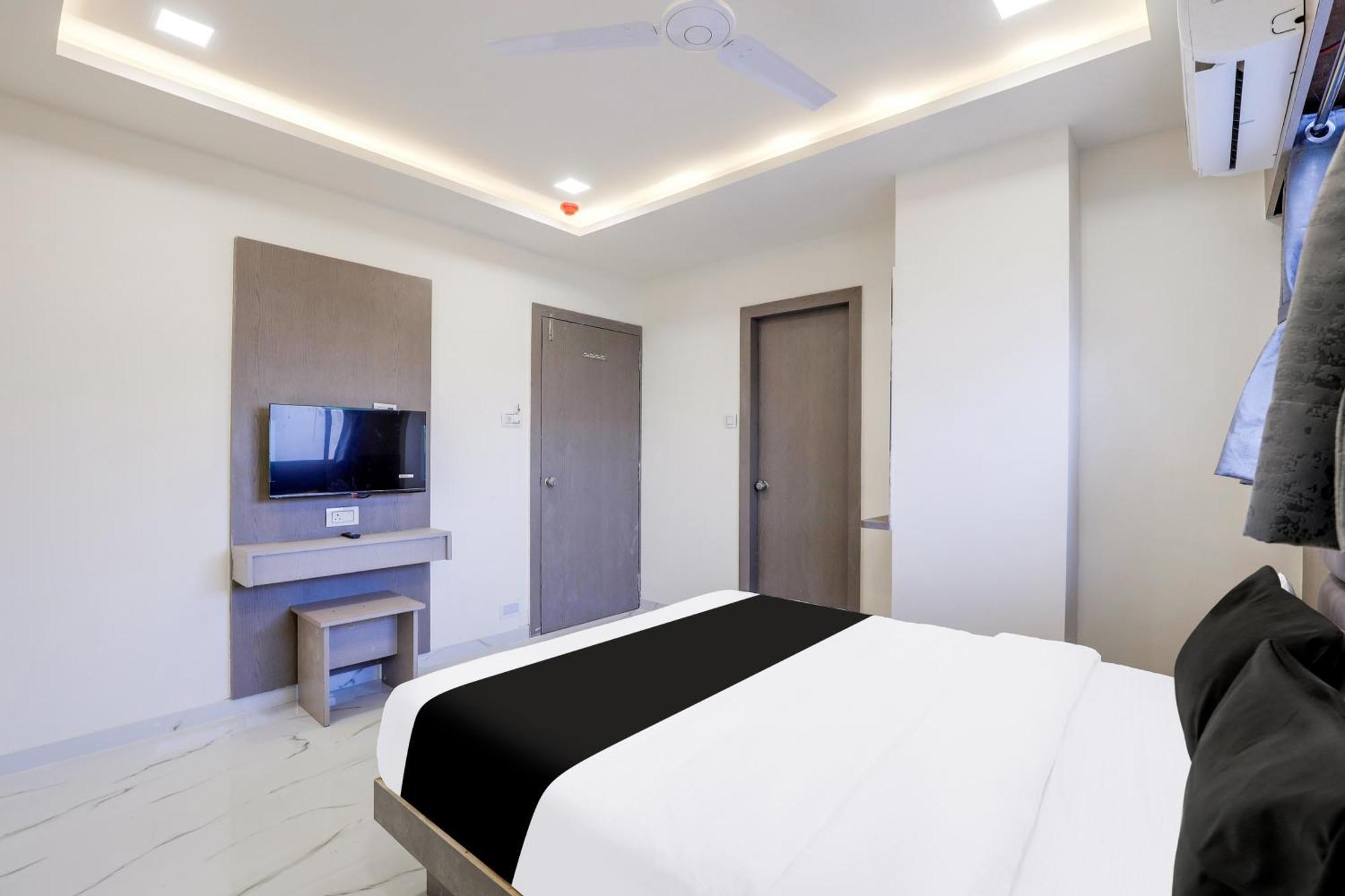 Hotel O Neek Palace Amhedabad Dış mekan fotoğraf